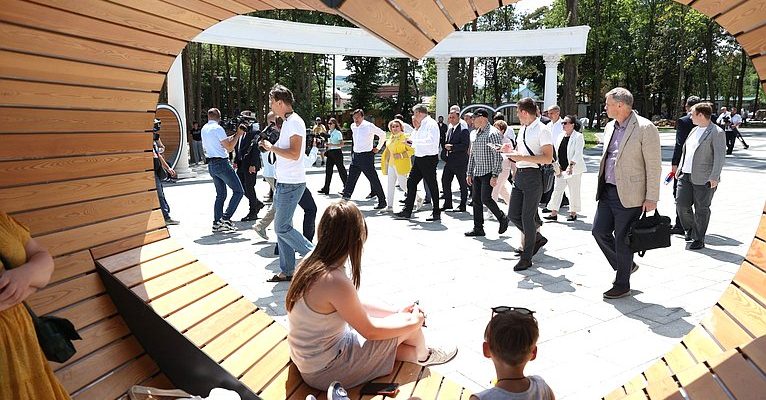 infrastruktura dlya provedeniya kongressov v kmv