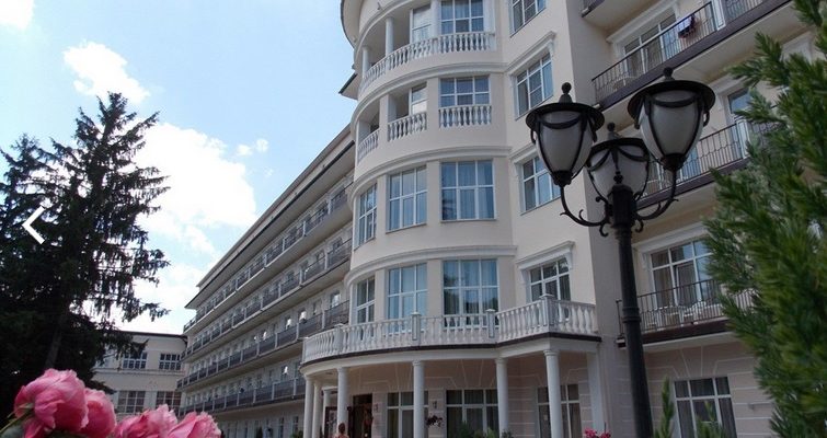 sanatorii kmv prinimayuschie semi s detmi