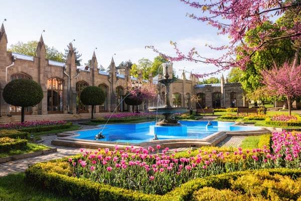 vliyanie gorodskogo dizayna na turisticheskuyu privlekatelnost kavkazskih mineralnyh vod